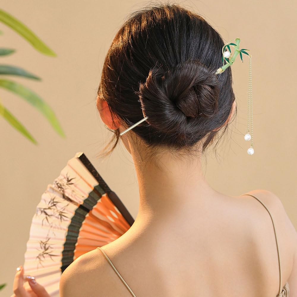 Milovgvset metal shaft closeup showing smooth finish to protect hair