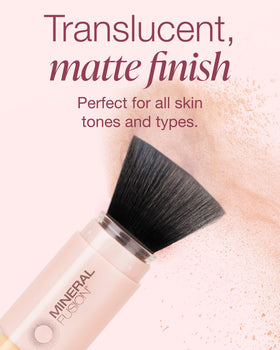 Mineral Fusion powder texture close-up illustrating fine, translucent, oil-absorbing finish