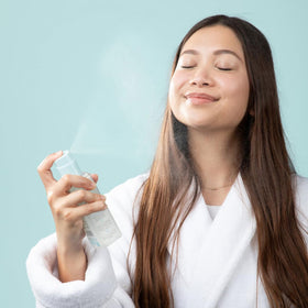 MINETAN BODY.SKIN blue tansy oil ingredient bottle showing cooling, cool-toned benefit