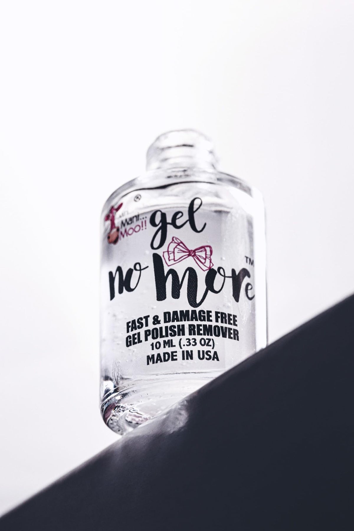 Mini Mani Moo texture droplet on surface illustrating gentle formula and control