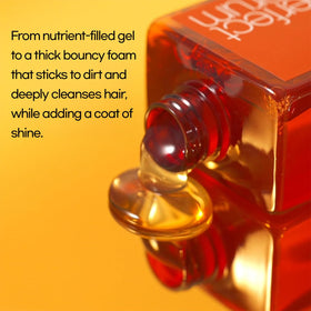 Mise En Scene pump dispensing creamy foam that demonstrates gentle cleansing