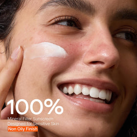 Mistine lightweight lotion texture close-up for quick absorption