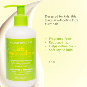 Child using Mixed Chicks in bath portraying tear-free, easy wash benefit