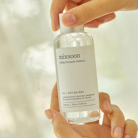 mixsoon lifestyle bathroom shelf portraying everyday use and minimalist aesthetic benefit