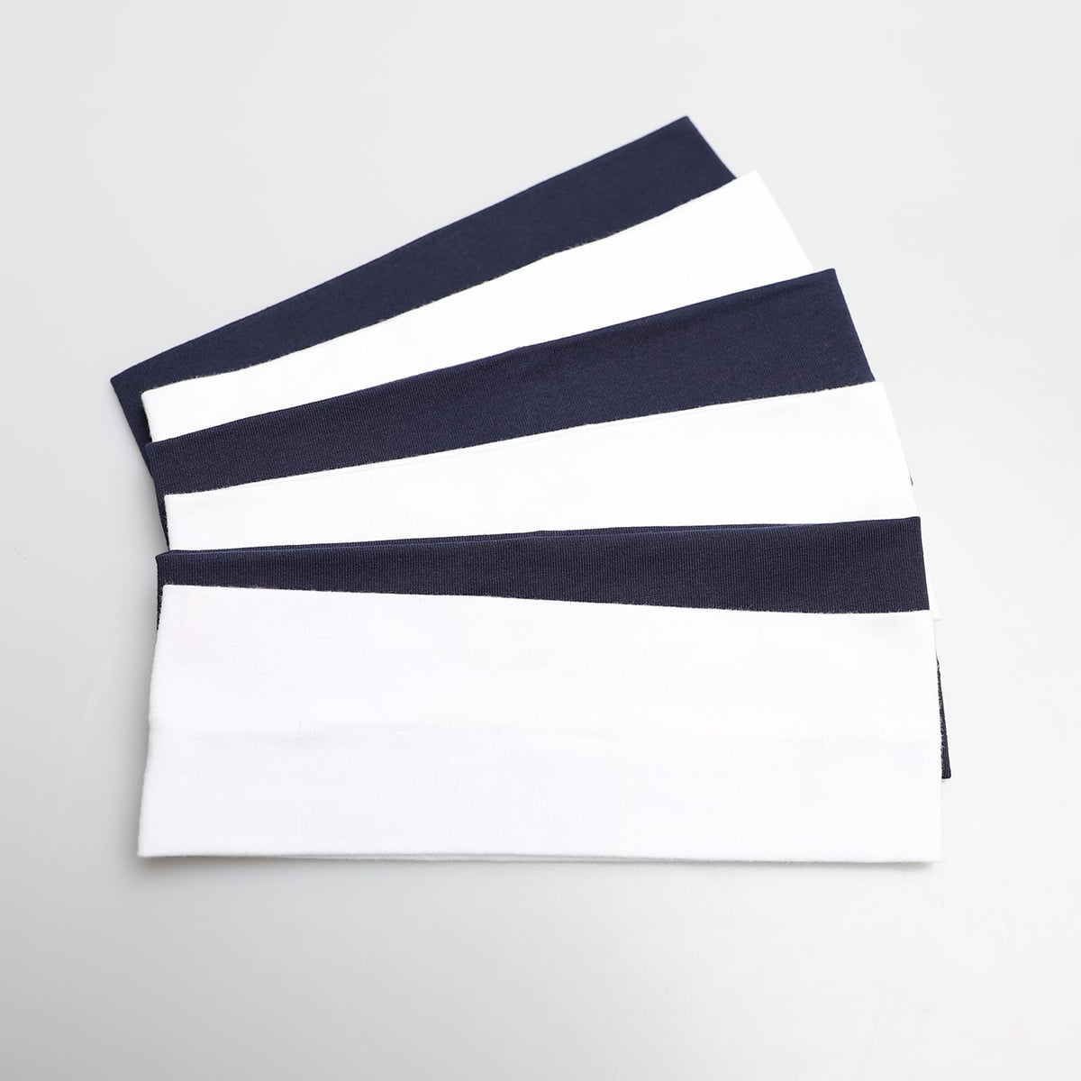 MLMOMVME headband in running use to keep hair off face and absorb sweat