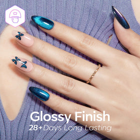 modelones close-up galaxy shimmer on a nail highlighting holographic depth and light-catching effect