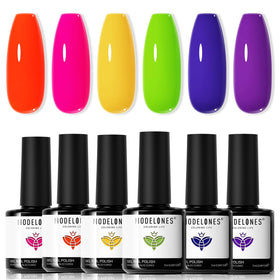 modelones lifestyle summer manicure on hands for bold event-ready nails