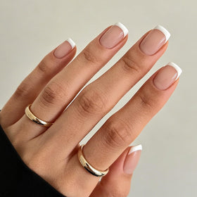 modelones nails on hand size comparison demonstrating 16 sizes for tailored fit and natural look