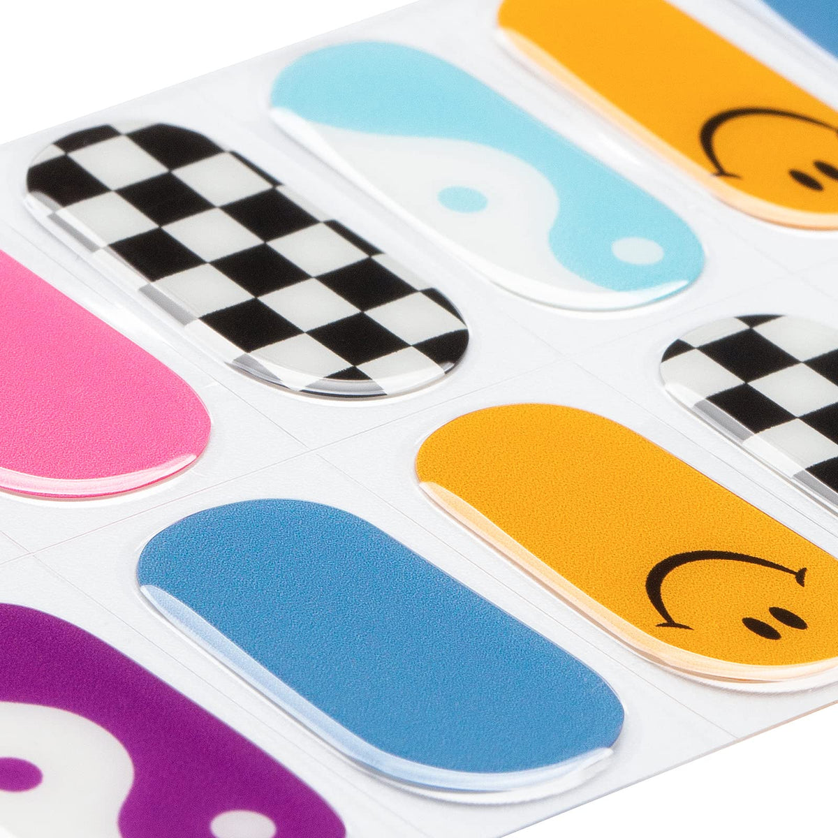 MOMSON close-up strip sheet texture showing gel thickness benefit