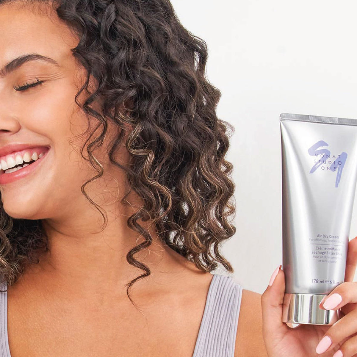 MONAT ingredients label view showing REJUVENIQE S, linseed and chia benefits