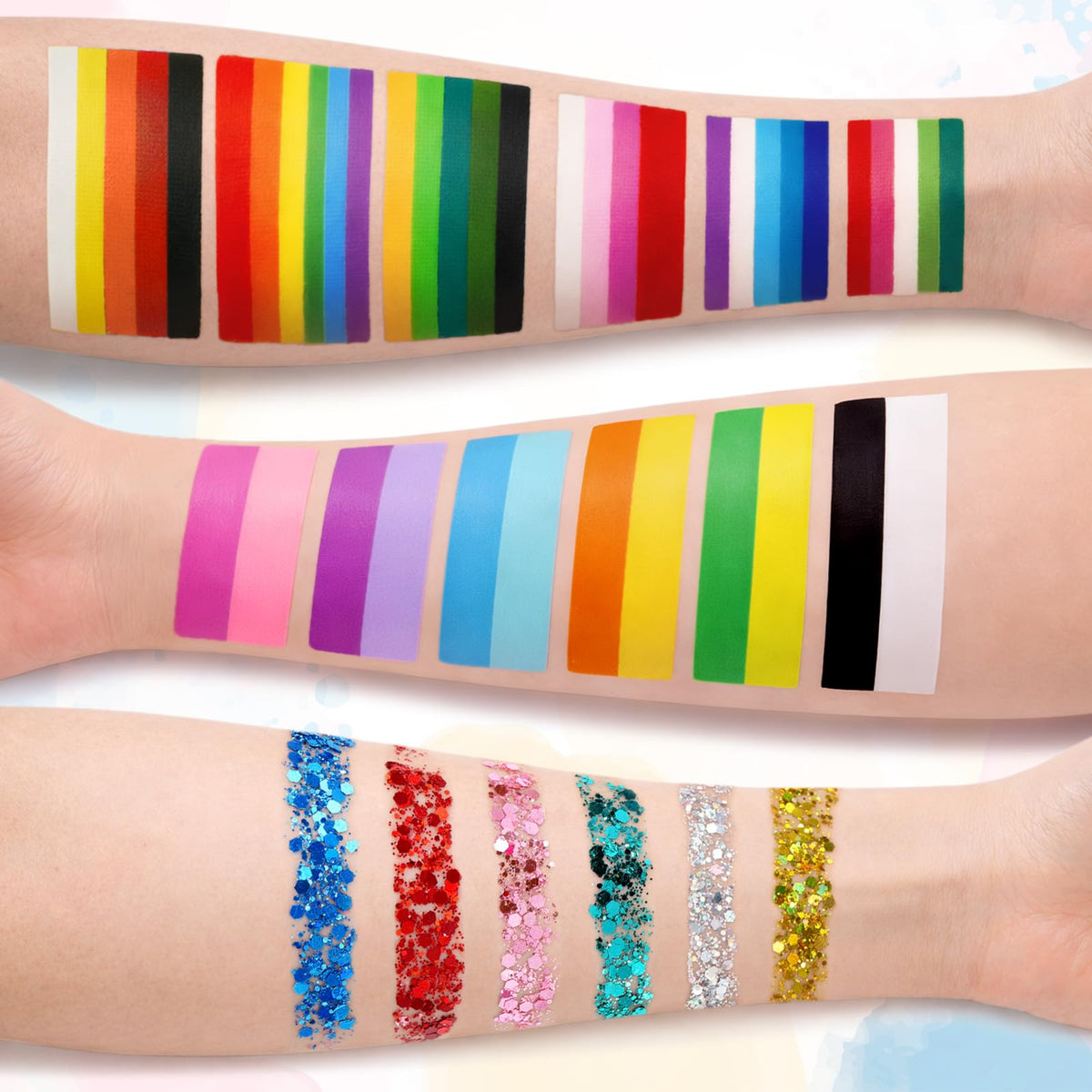 MOOMARTO palette held in hand showing size and travel-friendly scale
