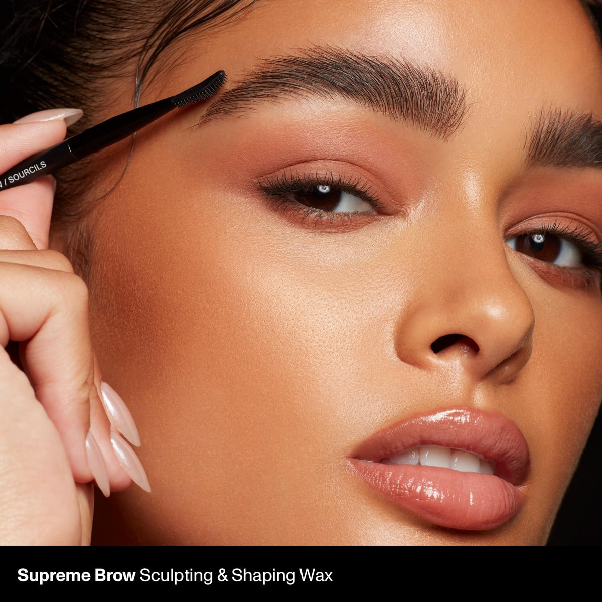 Morphe wax inside a makeup bag in lifestyle shot for everyday wear benefit