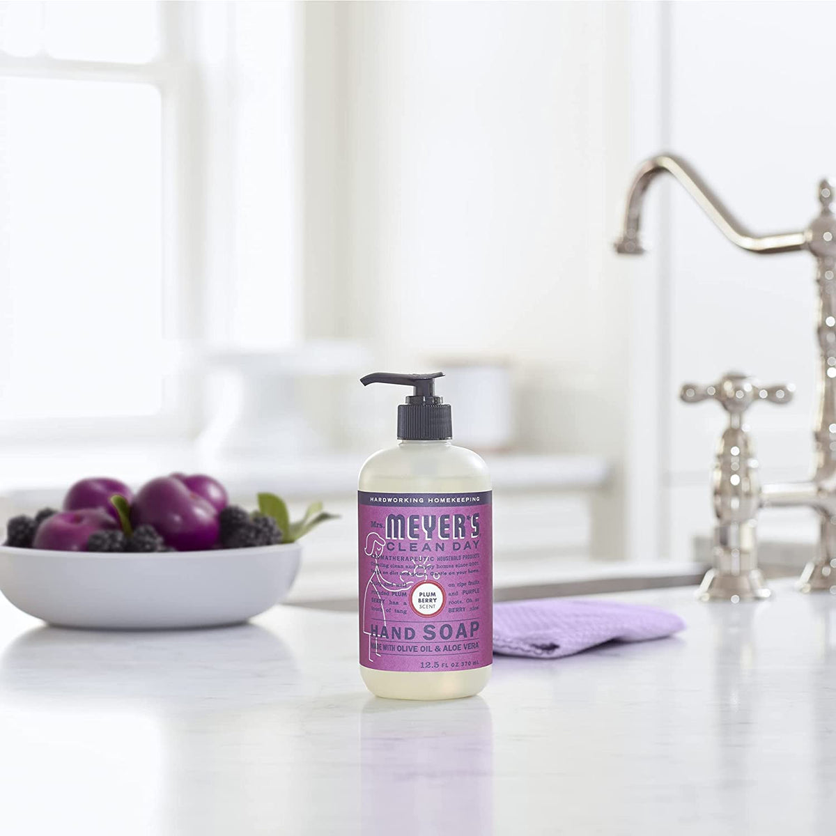 Mrs. MEYER'S close-up lather texture demonstrating gentle clean feel