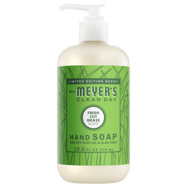 Mrs. MEYER'S Tomato Vine label detail, herbaceous fragrance adds bright freshness
