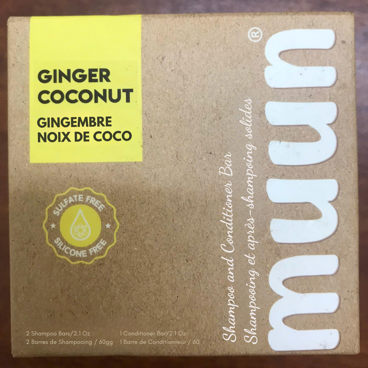 Muun label close-up showing ginger extract and pH 5.5 information