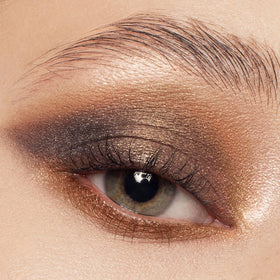 MYSTER ROSEY close-up of nine matte pans highlighting blendable neutral pigments