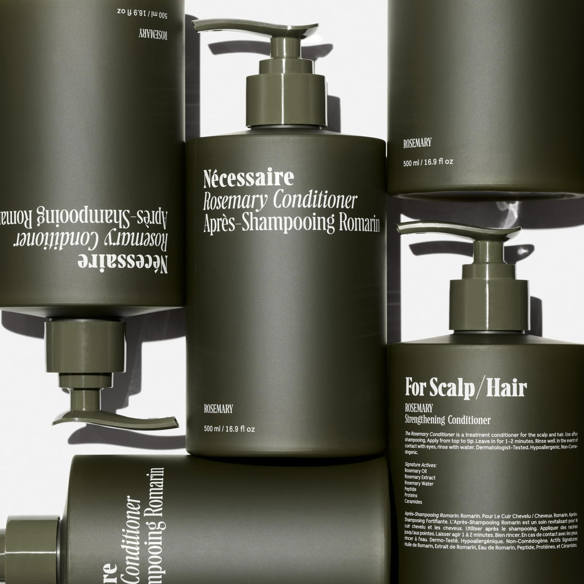 Nécessaire close-up of conditioner texture, illustrating lightweight smoothing