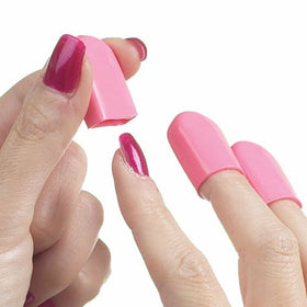 NAIL SAVERS finger tip in use covering painted nail to prevent smudges