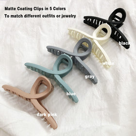 Nalodu clip securing fine straight hair showing gentle, no-pull benefit