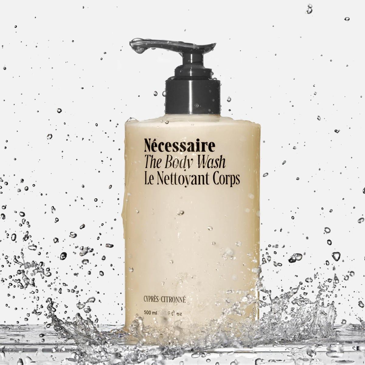 Nécessaire pump dispensing gel demonstrating easy application and controlled amount