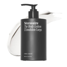 Nécessaire front packaging showing clean label and product size benefit