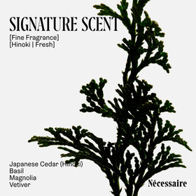 Nécessaire pour on hand to show ounce scale and easy dispensing benefit