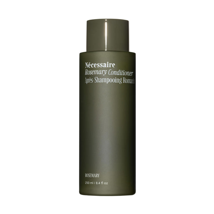 Nécessaire front packaging showing bottle and clear label for easy identification