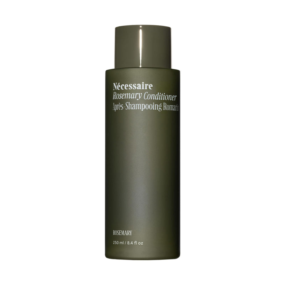Nécessaire front packaging showing bottle and clear label for easy identification