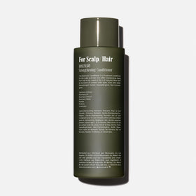 Nécessaire tube close-up highlighting dispenser and user-friendly cap