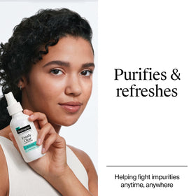 Neutrogena demo on face showing gentle application and refresh benefit after workout