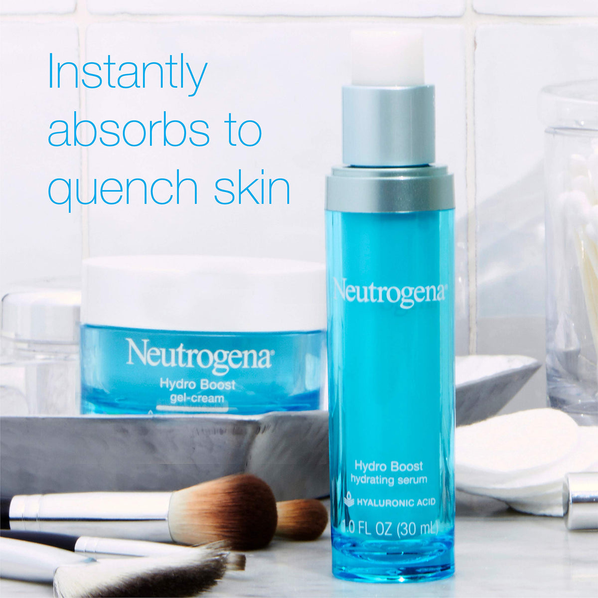Neutrogena gel texture close-up on fingertip, shows lightweight absorption