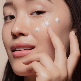 Neutrogena salicylic acid ingredient visual highlighting acne-support benefit