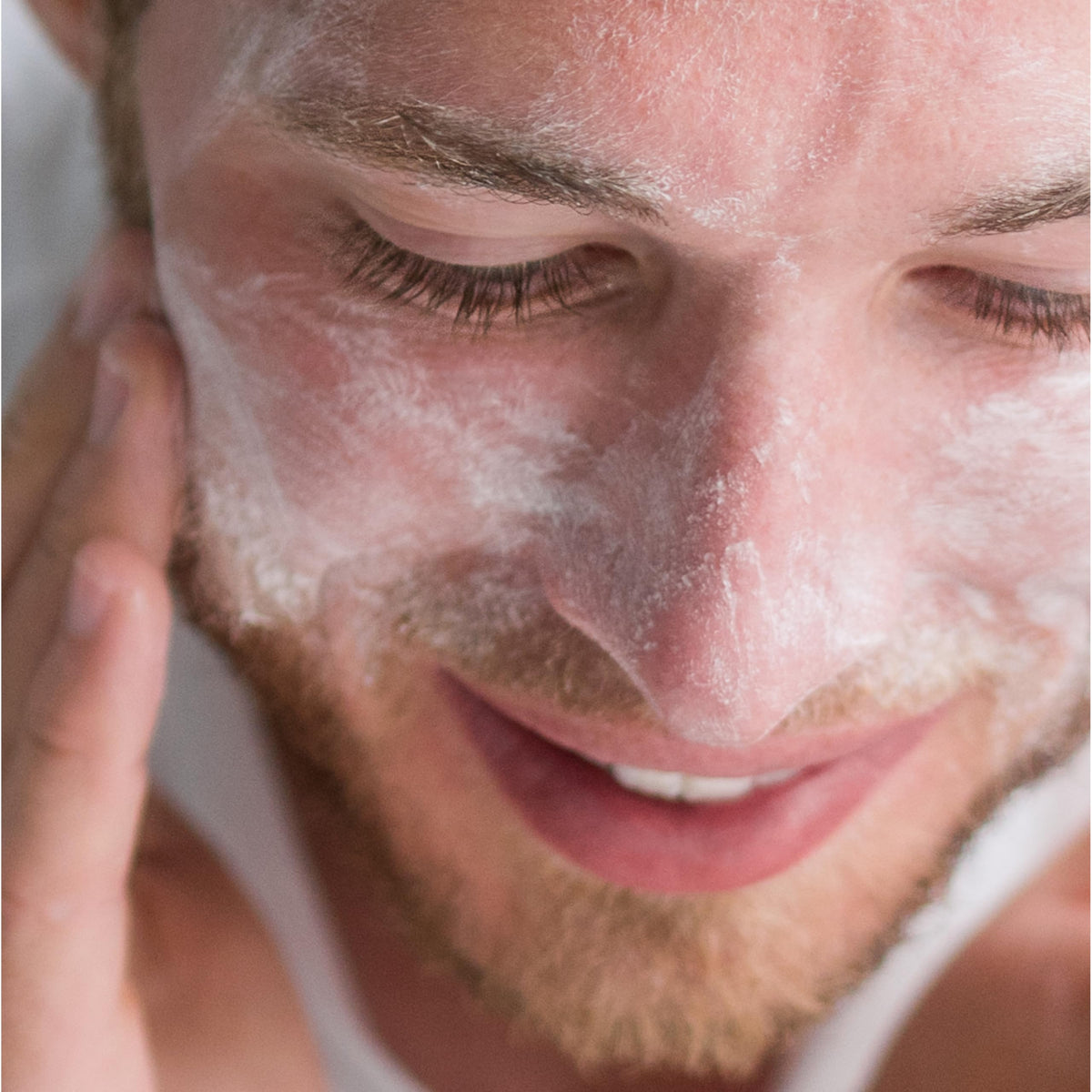 Neutrogena dispensing scrub foam to show usage and lather