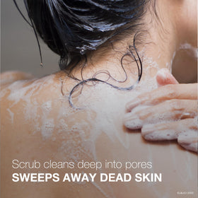 neutrogena foamy lather texture demonstrating deep cleansing and rinseability
