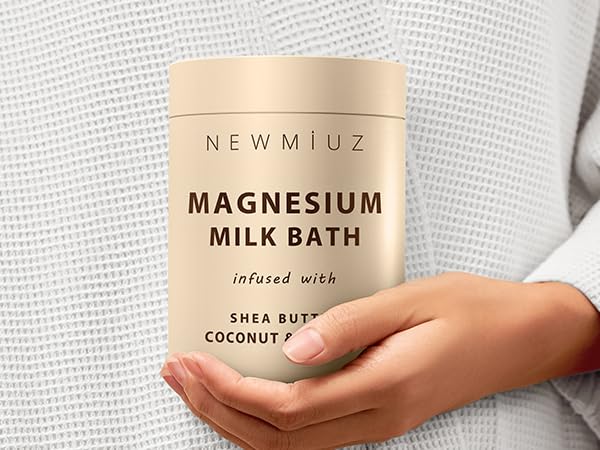New Miuz hands dissolving powder under tap demonstrating easy mixing benefit