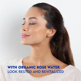 NIVEA gel-cream texture close-up highlighting lightweight, fast-absorbing finish