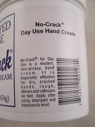 No Crack cream texture close-up showing rich non-greasy paste for deep moisture