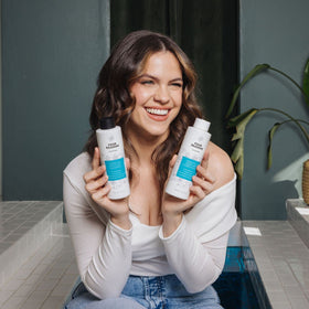 No Nothing before and after hair depicting improved softness and reduced frizz after use