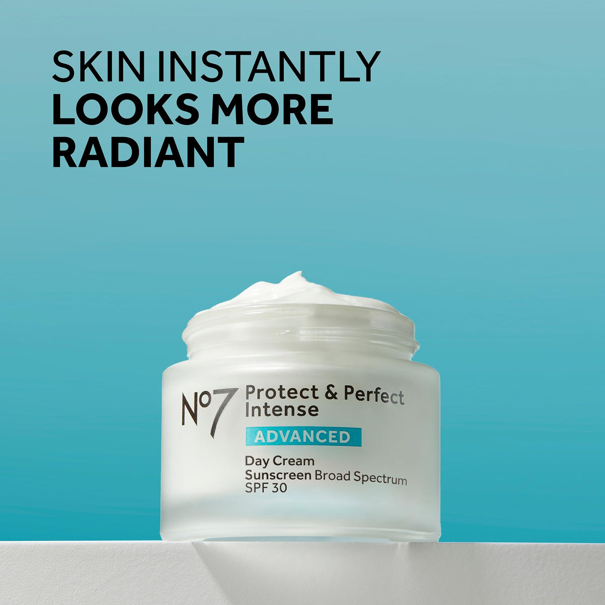 No7 close-up of cream texture highlighting hyaluronic hydration benefits