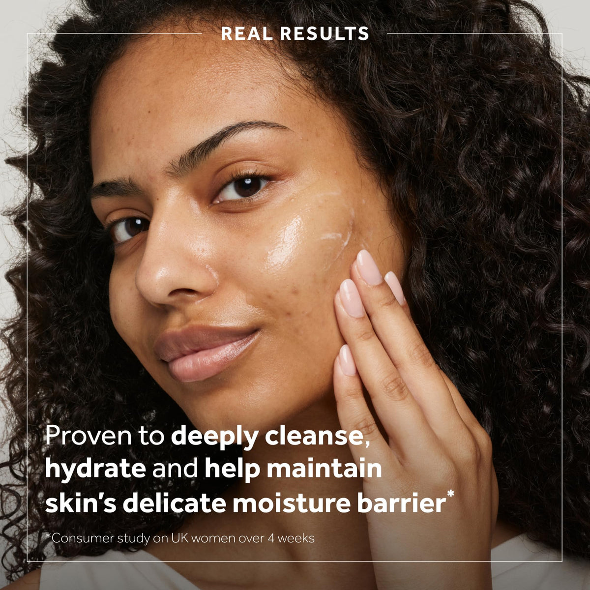 No7 gel texture on hand demonstrating gentle foaming
