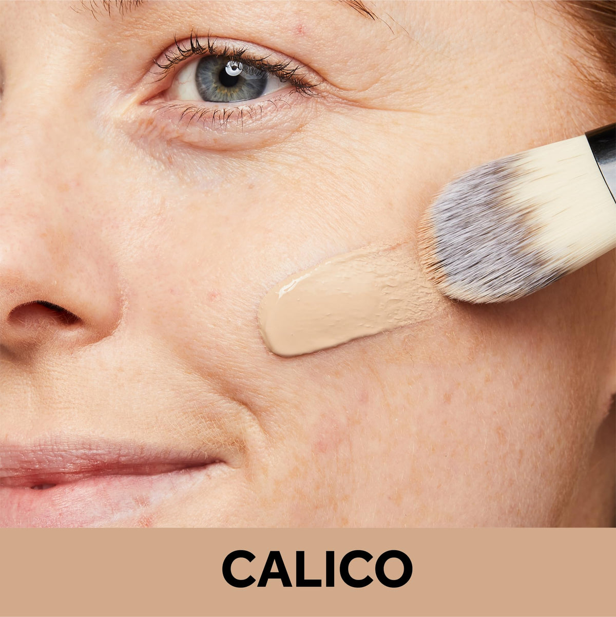 No7 pump and cap close-up highlighting precise dispensing benefit