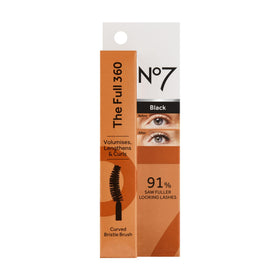No7 applied on model lashes in lifestyle setting highlighting lifted, fuller look