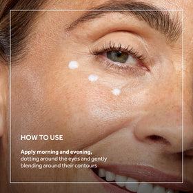 No7 bottle label close-up, emphasizes peptide technology and ingredient transparency