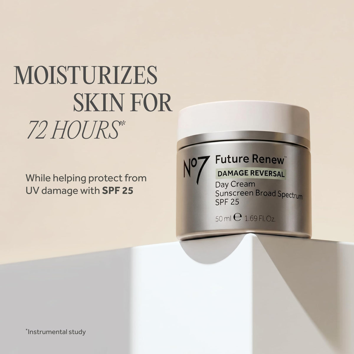 No7 loose cream texture close-up illustrating lightweight hydration
