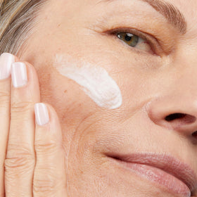 No7 ingredient label display showing retinol, peptides and niacinamide benefits
