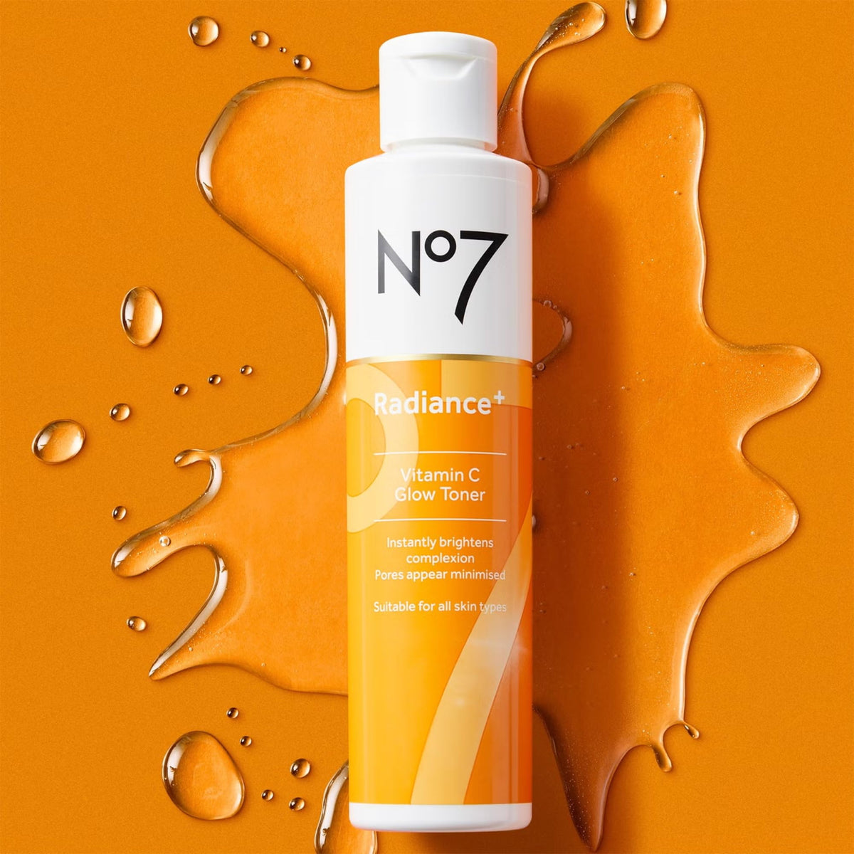 No7 in-hand application demonstrating pouring onto cotton pad for simple use
