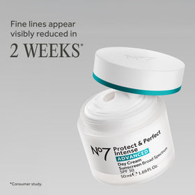 No7 texture close-up displaying creamy consistency and quick absorption