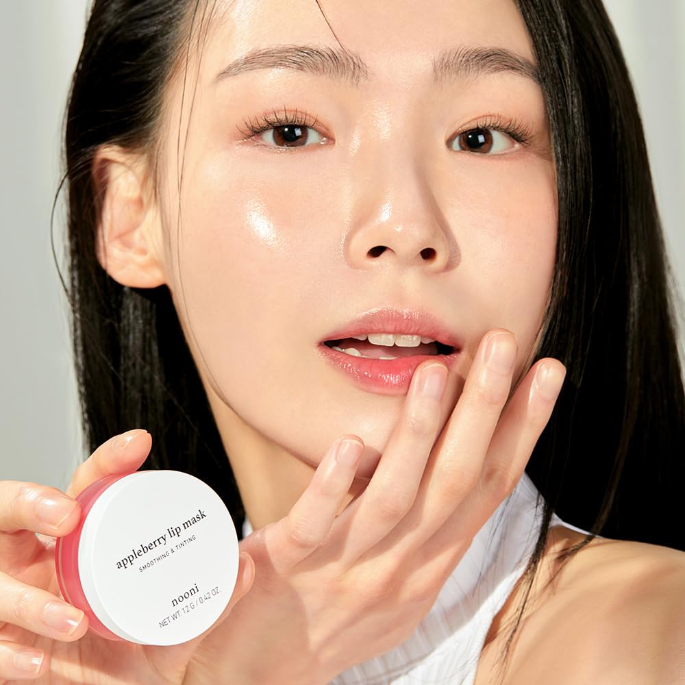 NOONI lip mask inside travel pouch, ideal for on-the-go hydration
