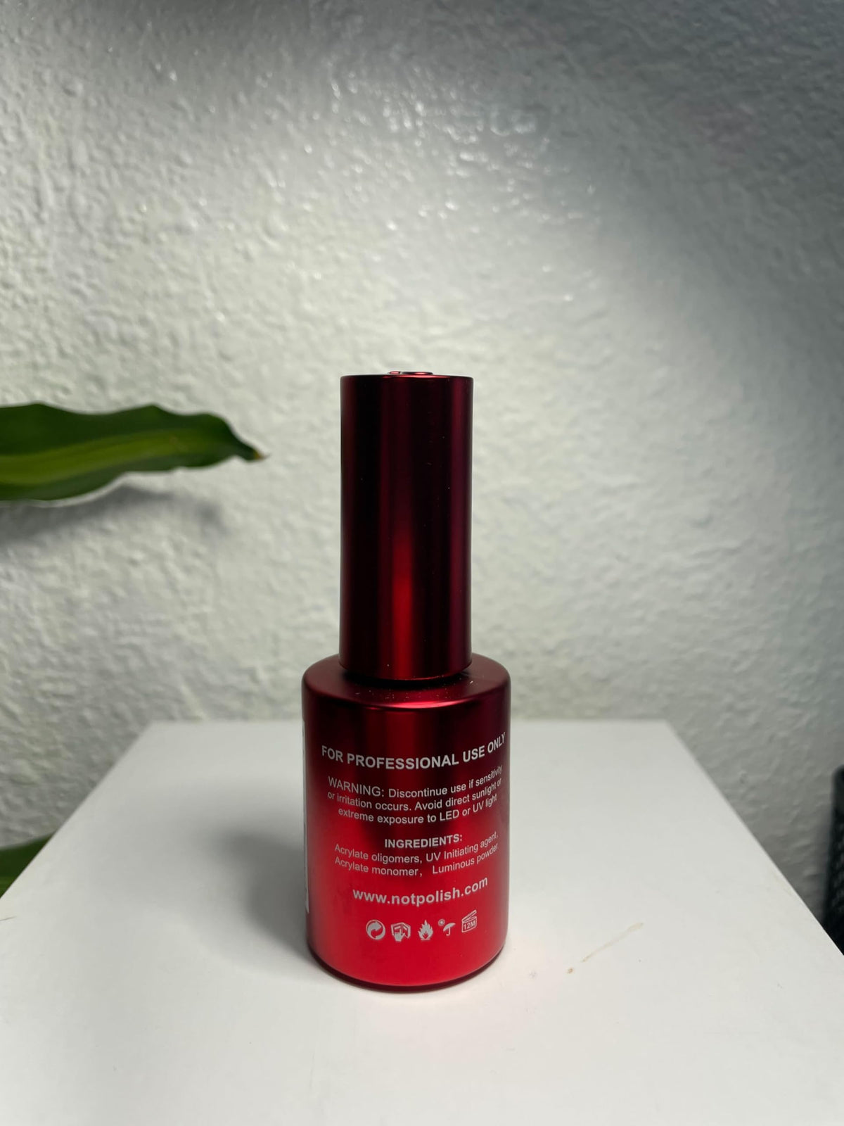 Notpolish gel texture close-up showing glossy finish and chip-resistant surface after cure