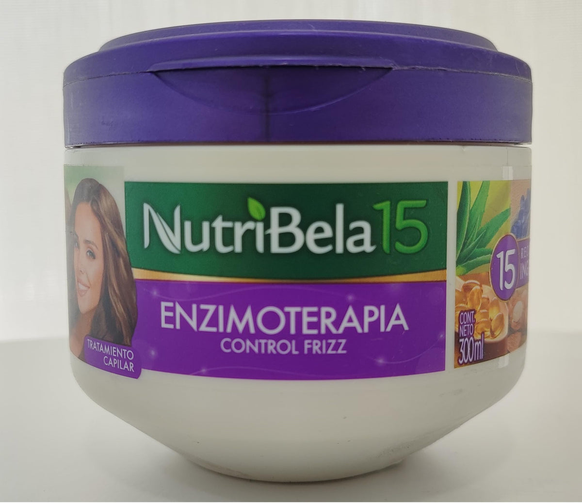 Nutribela15 creamy texture close-up demonstrating smooth consistency for easy application